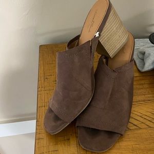 MULE HEELS